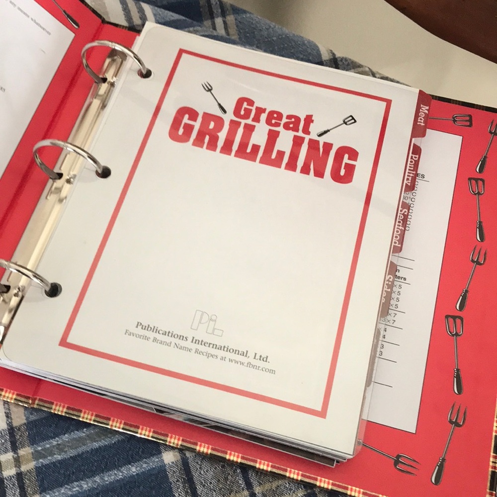 NWT Hard Cover 3-ring Binder Grilling Cookbook - Picture 3 of 6